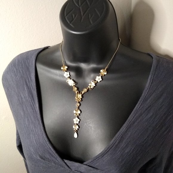 Y Shaped White Flower Metal Necklace 16 Inches - Picture 2 of 15